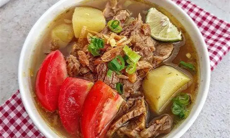Berbagai jenis penyajian soto daging dari berbagai daerah di Indonesia