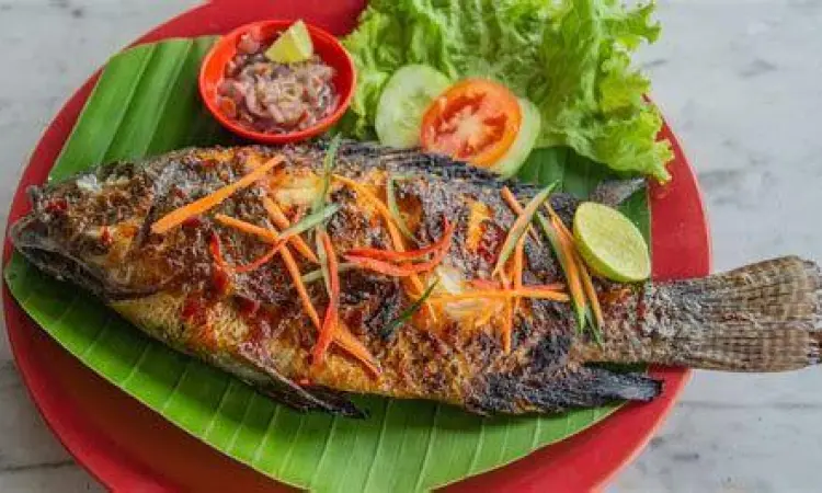 Ikan bakar khas Sulawesi dengan bumbu rempah