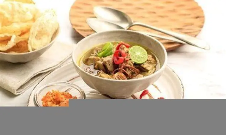 Proses menumis bumbu kuning untuk soto daging sapi