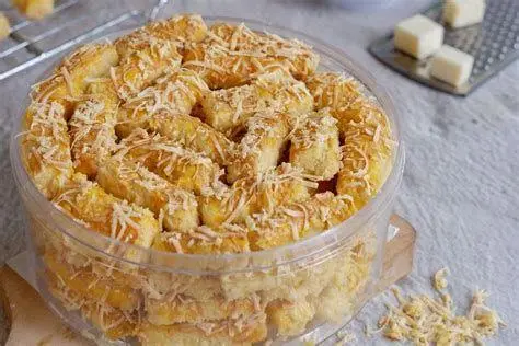 Kastengel Keju Premium Kastengel keju dengan taburan cheddar yang melimpah