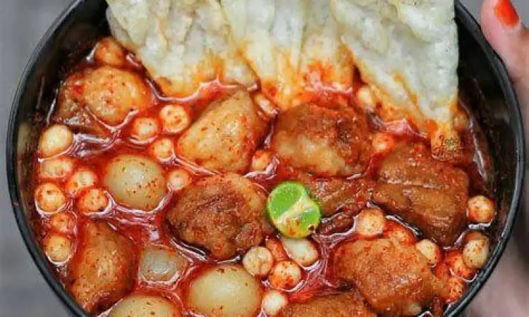 Baso aci khas Garut dengan topping lengkap