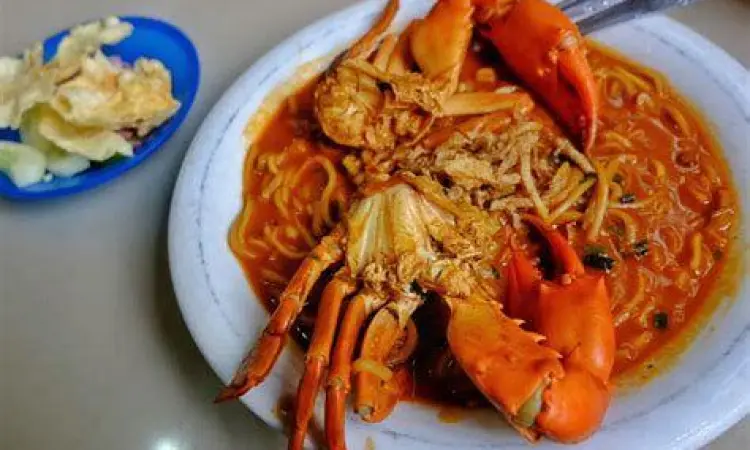 Mie Aceh Kepiting Spesial Sajian mewah mie aceh dengan topping kepiting utuh