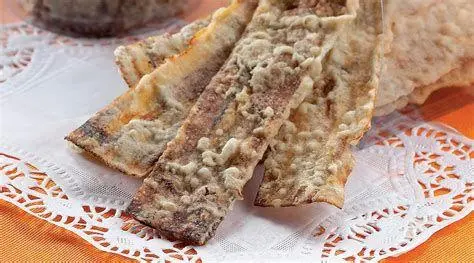 Sale Pisang Goreng Tepung Sale pisang goreng tepung yang renyah dan kuning keemasan