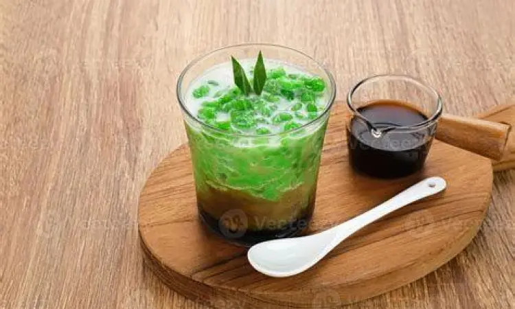 Es Cendol Nusantara Gelas es cendol dengan lapisan santan dan gula merah