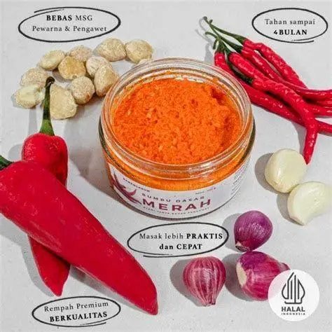 Proses Menyiapkan Bumbu Balado Bumbu balado merah yang sedang dihaluskan