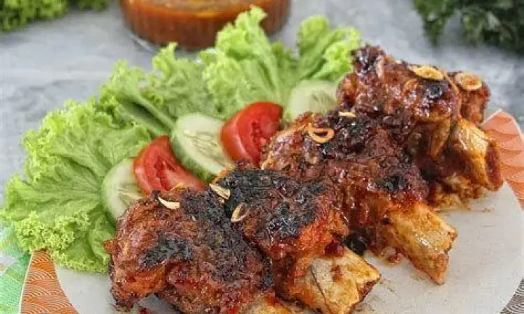 Iga bakar madu dengan tampilan mengkilap