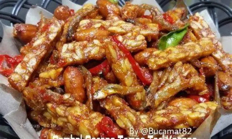Variasi sambal goreng tempe dengan teri dan kacang tanah