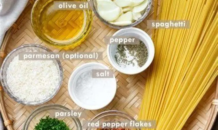 Bahan-bahan segar untuk resep aglio olio