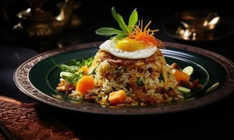 Nasi Goreng Modern Presentasi nasi goreng mewah di restoran fine dining