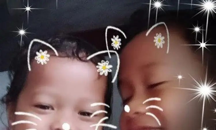 Kerak Telor Tradisional Kerak Telor makanan khas Jakarta di atas wajan arang