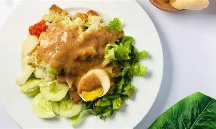 Gado Gado Siram Estetik gambar gado gado siram dengan saus kacang halus
