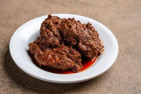 Detail Tekstur Rendang Close up rendang daging dengan tekstur bumbu yang detail
