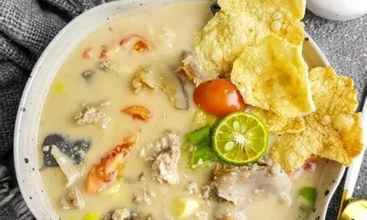 Sop Kambing Kuah Susu Sop kambing kuah susu dengan minyak samin yang kuning keemasan