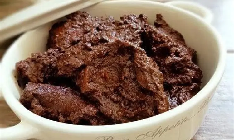 Detail Bumbu Rendang Detail bumbu rendang hitam yang kaya rempah