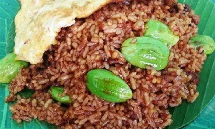 Destinasi Kuliner Semarang nasi goreng babat pak karmin mberok semarang