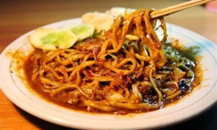 Mie Aceh Goreng Waroeng Aceh Kemang Mie Aceh goreng spesial dengan topping melimpah