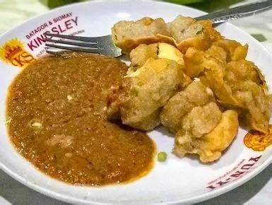 Batagor Kingsley Goreng Sajian Batagor Kingsley goreng dengan bumbu kacang