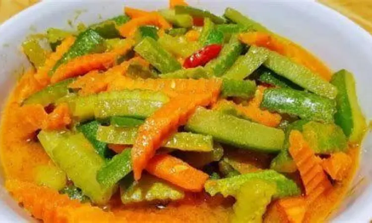 Proses menumis bumbu kuning acar yang harum