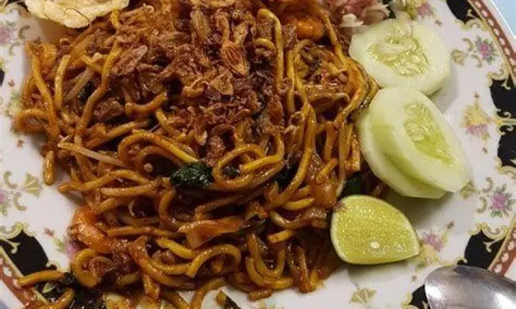 Sajian Mie Aceh Seafood dengan bumbu rempah melimpah