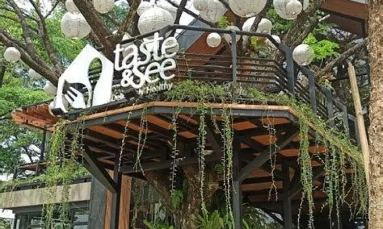 Interior Cafe Sentul Interior cafe estetik di Sentul dengan desain industrial modern