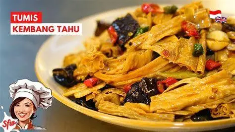 Proses Pembuatan Yuba Proses pembentukan kulit kembang tahu di atas susu kedelai panas