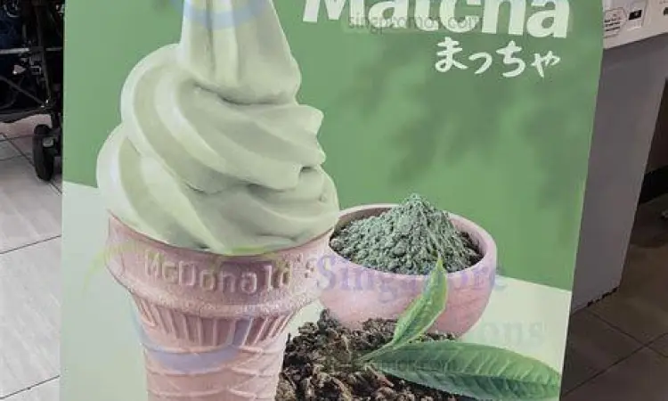 Gerai dessert kiosk McDonald's yang menyediakan menu matcha
