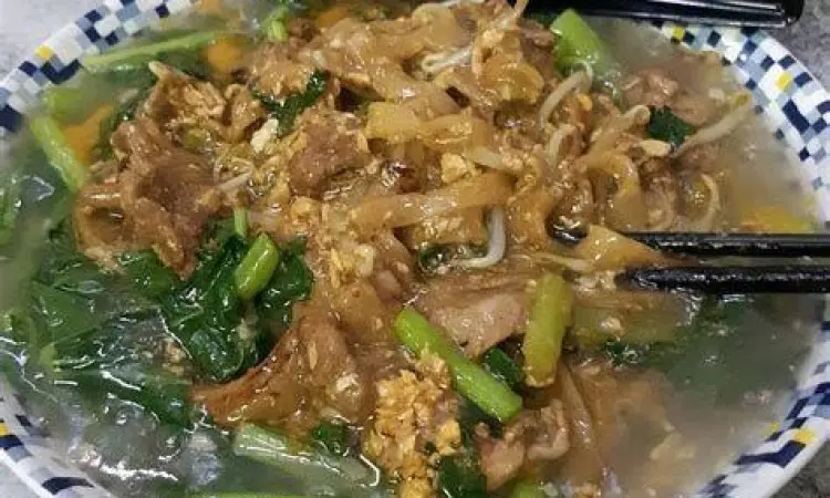 Kwetiau Sapi Legendaris Kwetiau goreng sapi penuh bumbu di Mangga Besar