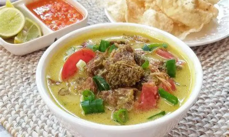 Soto Kuning Bogor Autentik Sajian soto kuning bogor dengan kuah kental