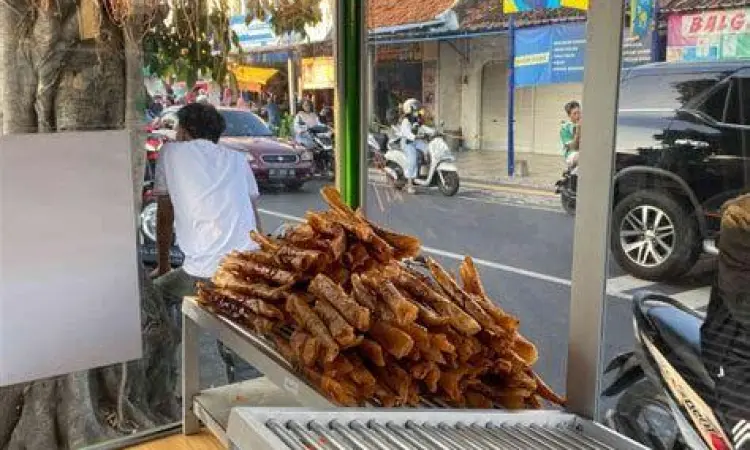 Gerobak Piscok Lumer Pedagang piscok lumer di pinggir jalan