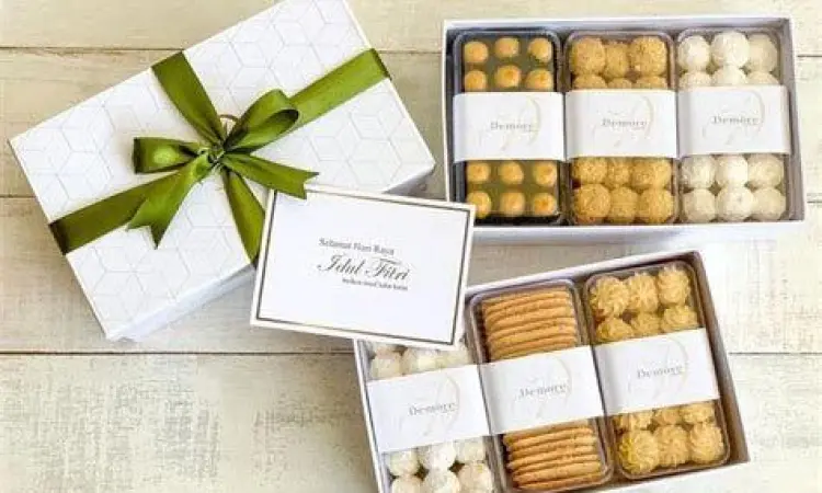 Hampers Kue Kering Eksklusif Paket hampers kue kering dengan kemasan eksklusif dan pita