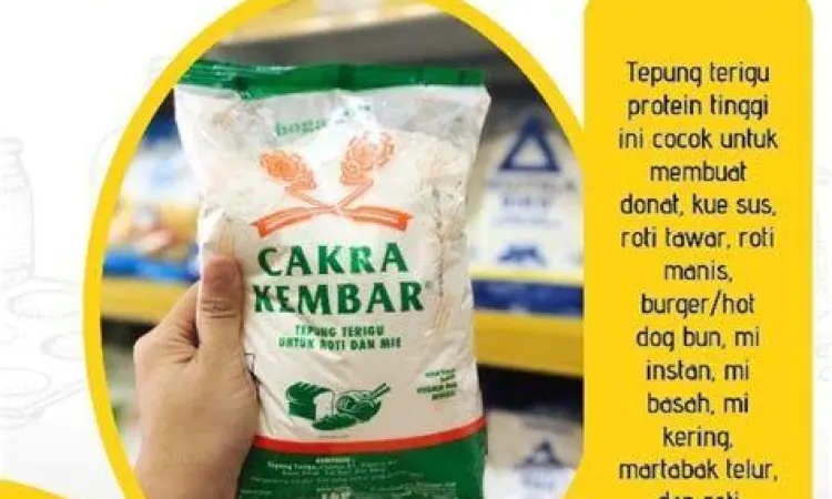 Detail tekstur tepung terigu protein tinggi yang halus namun padat
