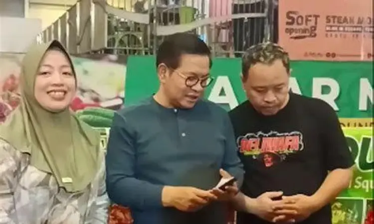 Suasana Lesehan Bu Gendut Suasana lesehan tradisional di warung makan Bu Gendut