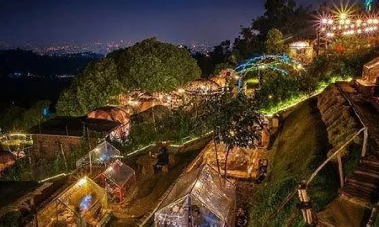 View Cafe Lembang Bandung Pemandangan alam dari cafe di Lembang Bandung