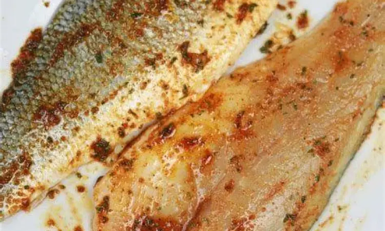 Proses marinasi ikan laut dengan bumbu kuning