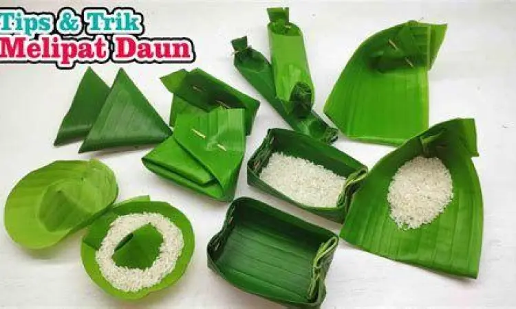 Teknik Membungkus Nagasari Cara melipat daun pisang untuk membungkus kue