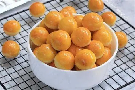 Nastar Klasik Natal Kue nastar nanas dengan olesan kuning telur mengkilap