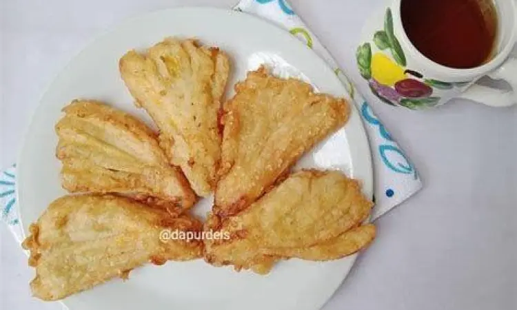 Variasi Pisang Goreng Khas Pisang goreng kipas dengan kremesan yang melimpah