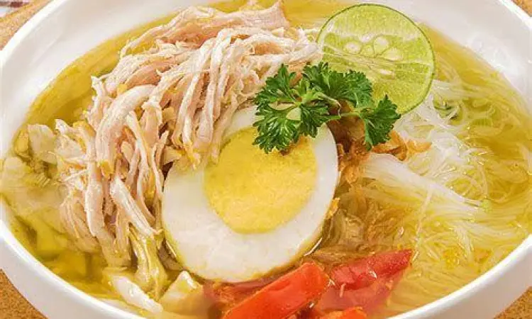 Proses menumis bumbu halus soto ayam di wajan