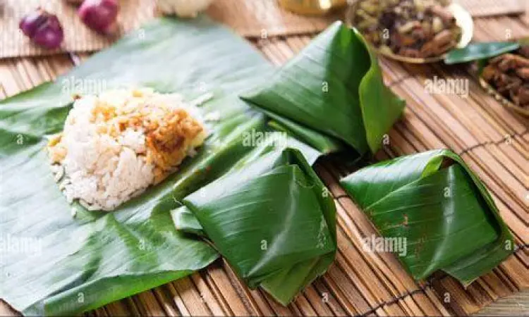 nasi lemak bungkus daun pisang tradisional