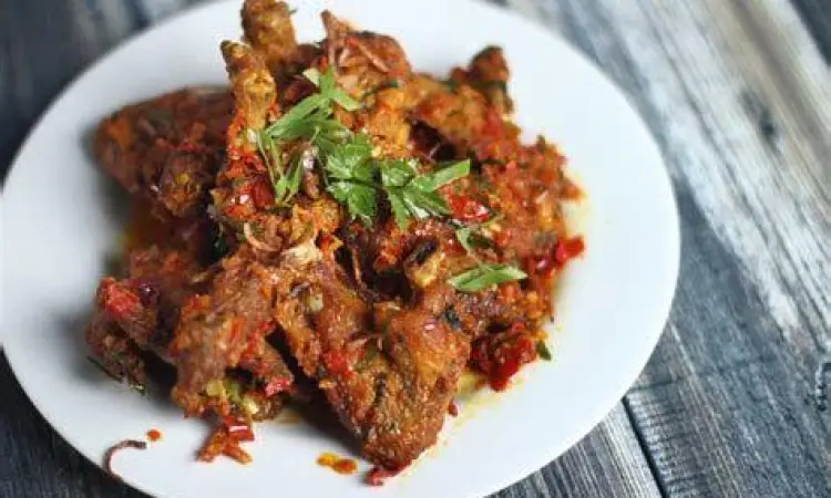 Bumbu Rica Rica Tradisional Bumbu rica rica tradisional yang terdiri dari cabai, bawang, dan rempah segar