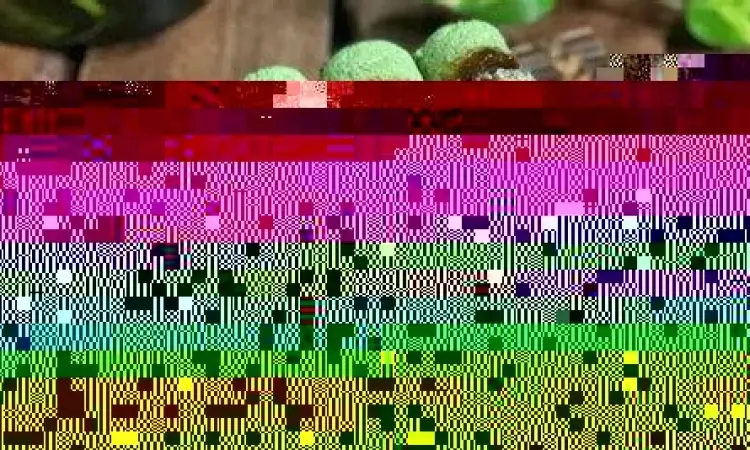 Kue Putu Bambu Penjual kue putu bambu tradisional