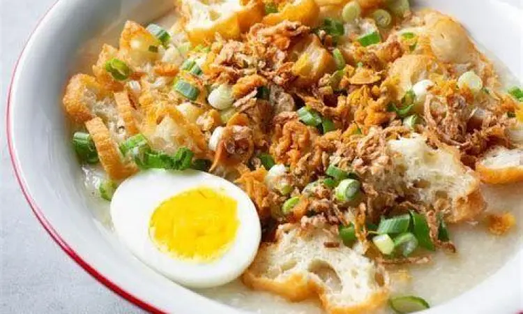 Detail Topping Bubur Foto detail topping bubur ayam dengan fokus tajam