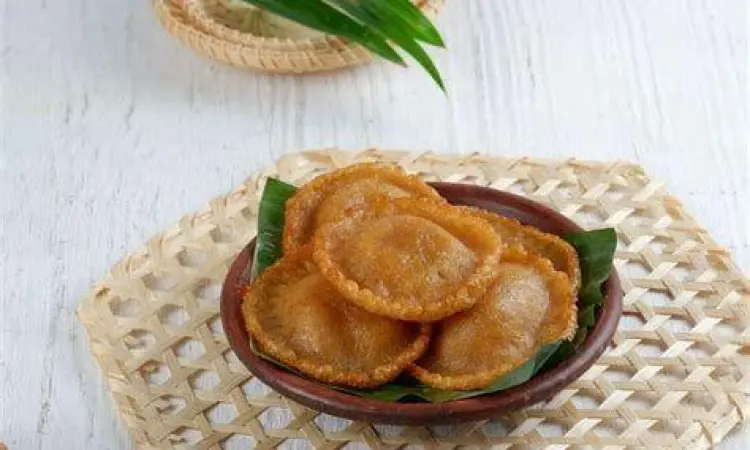 Hasil akhir kue gula merah yang merekah sempurna