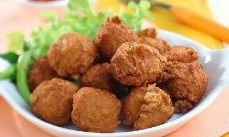 Teknik Deep Frying Tahu Proses menggoreng bola tahu dalam minyak banyak