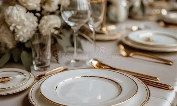 Luxury Table Setting Pengaturan meja makan mewah dengan sentuhan emas