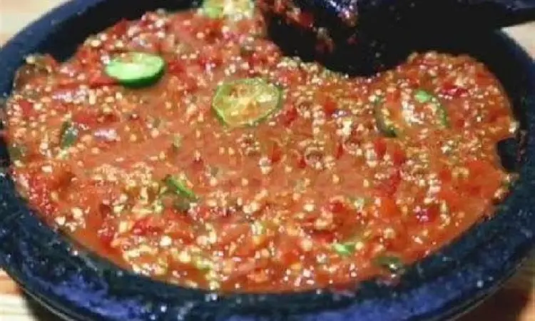 sambal ulek merah segar untuk pecel ayam