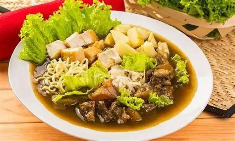 Bahan utama tahu campur seperti lento dan otot sapi