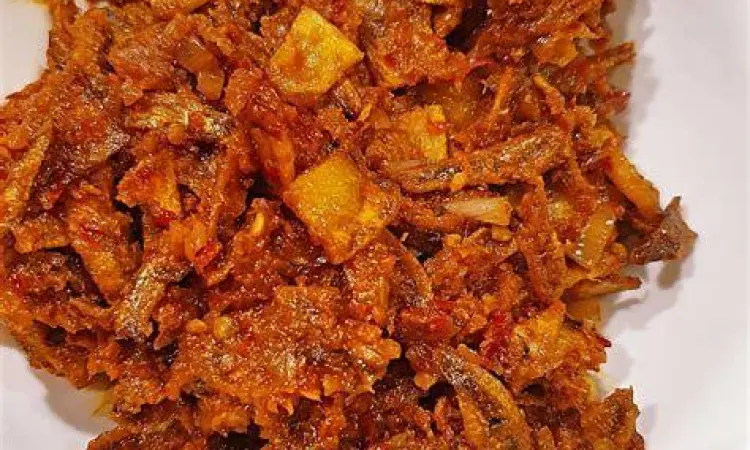 Sambal tumis ikan bilis sebagai pendamping nasi lemak