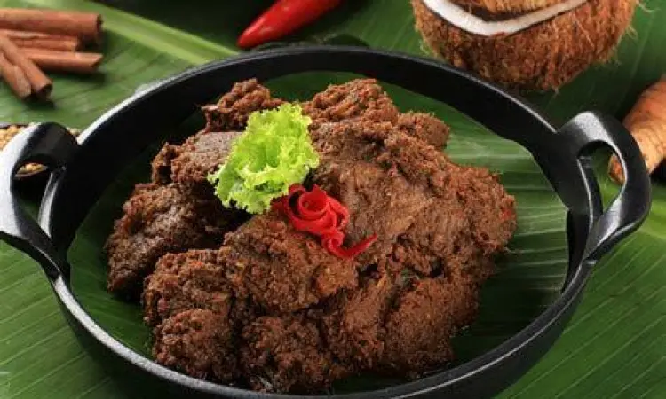Visualisasi Rendang Padang Hitam Daging rendang padang hitam yang empuk