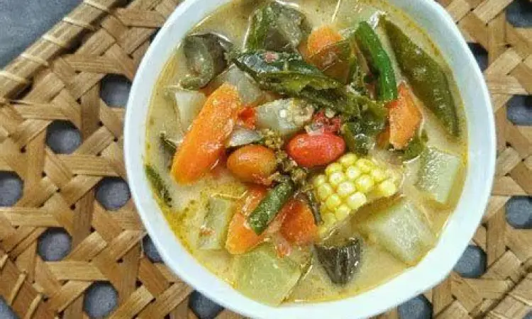 Bumbu Utama Lodeh Betawi Bumbu halus kunyit dan cabai untuk lodeh